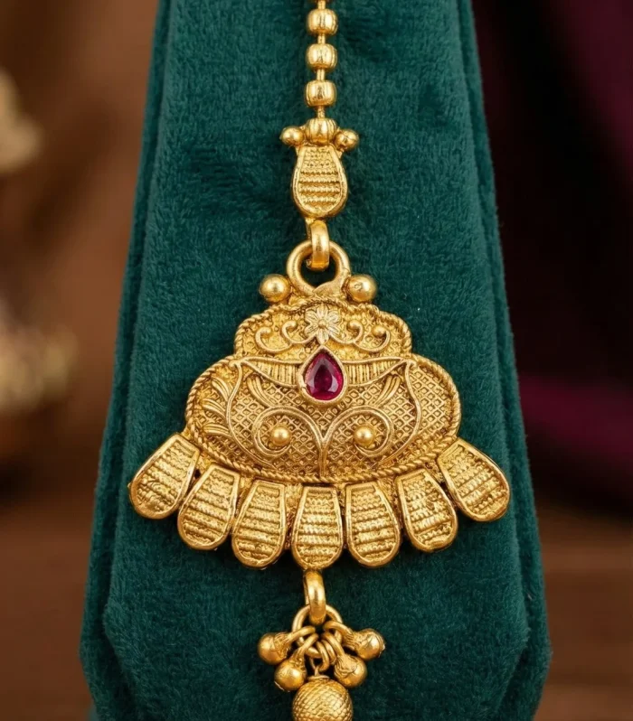 Nandita Elegant Rajwadi Maangtika