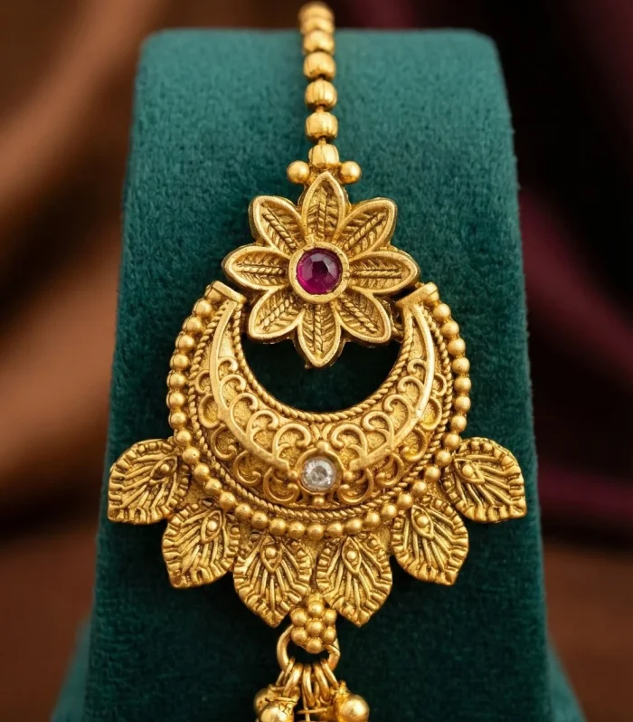 Romila Elegant Rajwadi Maangtika